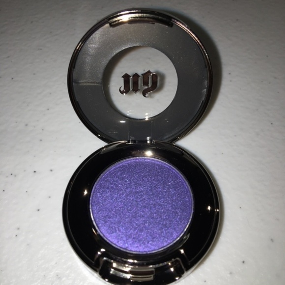Urban Decay XX Vintage Eyeshadow in UV-B - Picture 6 of 6